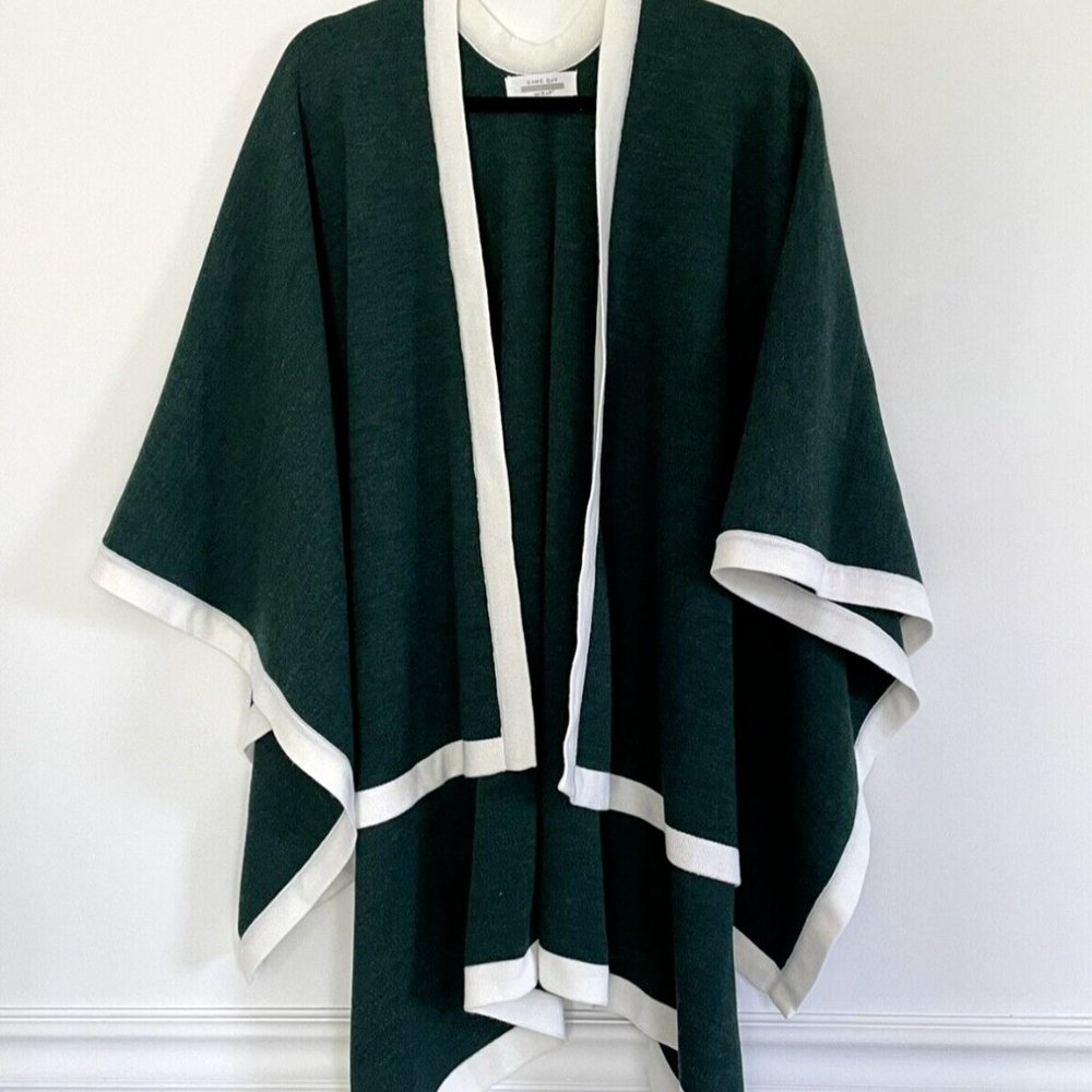 Game Day Green Wrap Women's Wearable Blanket Sweater Poncho One Size EUC L1